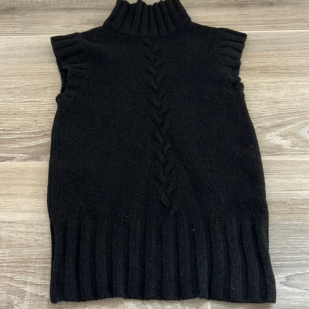 DKNY SLEEVELESS BLACK WOOL TOP SIZE M
